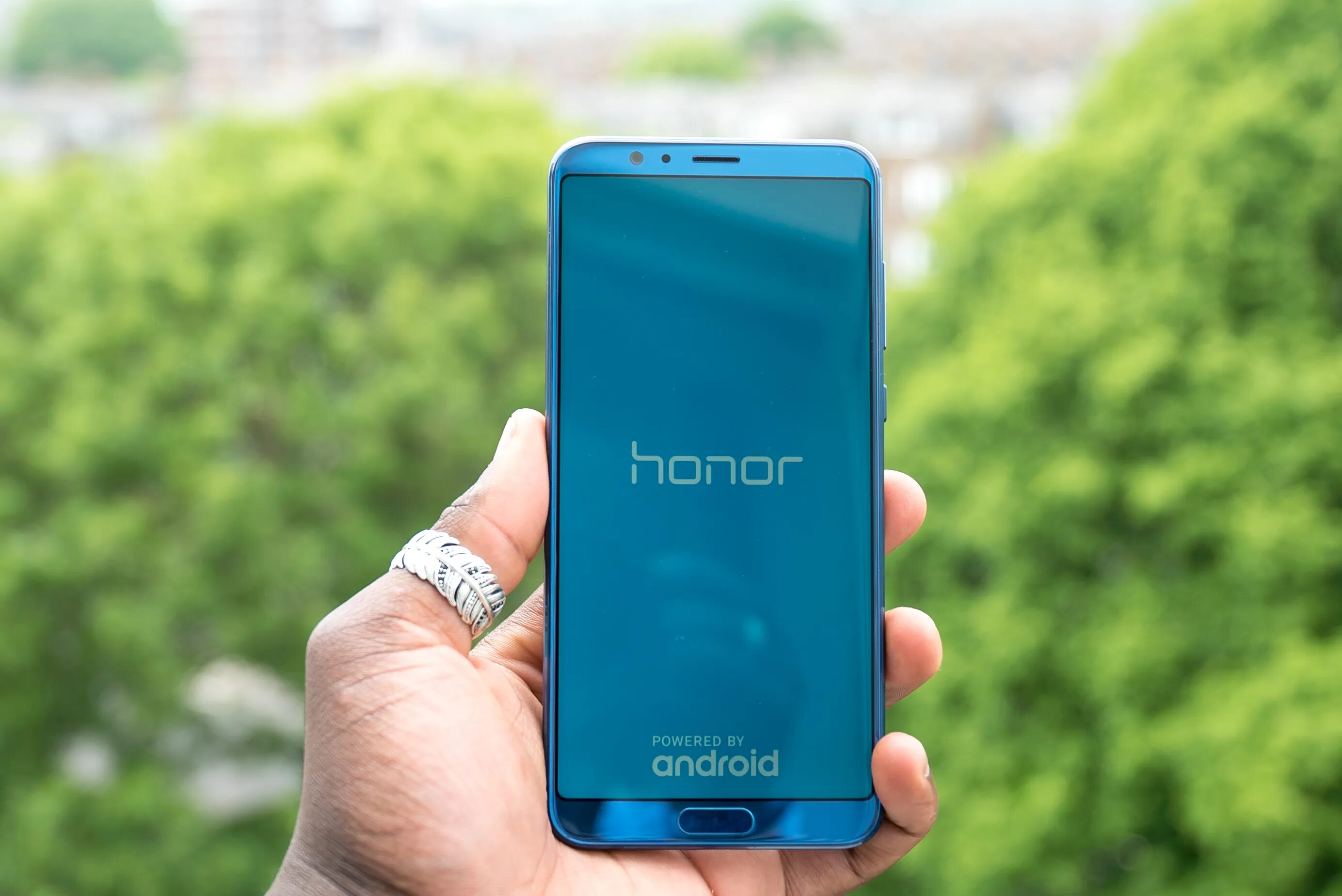 Honor 10 память. Хонор 10 view. Хонор Powered by. Honor view 10 Review. Андроид 2015.