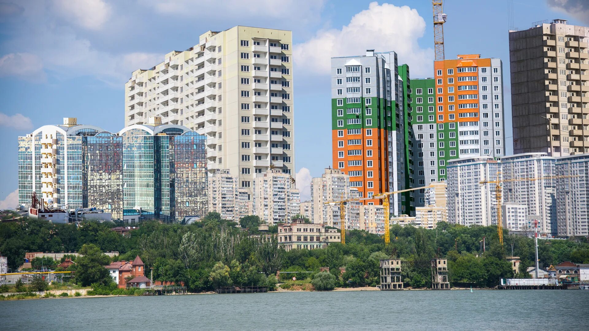 Университетский 137. Новостройки. Университетский 139 ростов на дону ход строительства. Строительство в ростове на дону. Ворошиловский мост в ростове-на-дону.