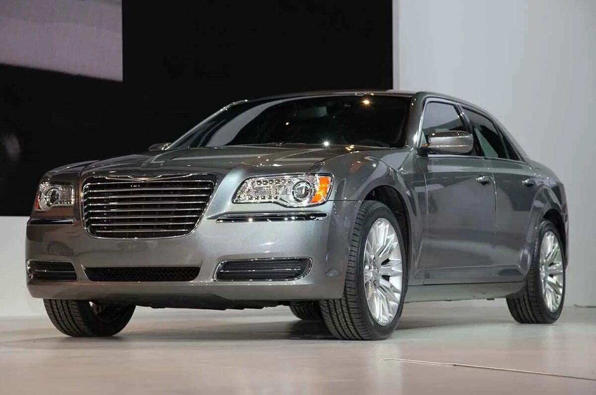 Chrysler 300 2011. Крайслер 300с 2022. Крайслер 300с седан. Крайслер 300с 2011.