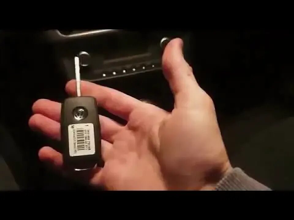 Брелок сигнализации фольксваген поло седан 2011. Чип ключа тигуан 2018. Ключ фольксваген поло 2022. Программирование ключей автомобиля фольксваген поло. Прописать ключ поло.