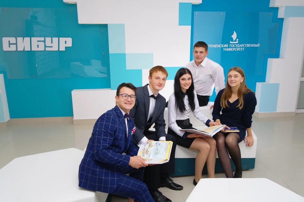 Студенческий тюмгу. Тюменский государственный университет тюмень. Тюмгу. Тюмгу институт математики. Дебкова тюмгу.