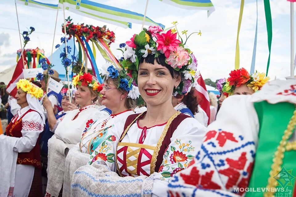 Какой праздник в белоруссии в августе. Купалье в белоруссии. купалье александрия. александрия собирает друзей. с праздником беларусь картинки.