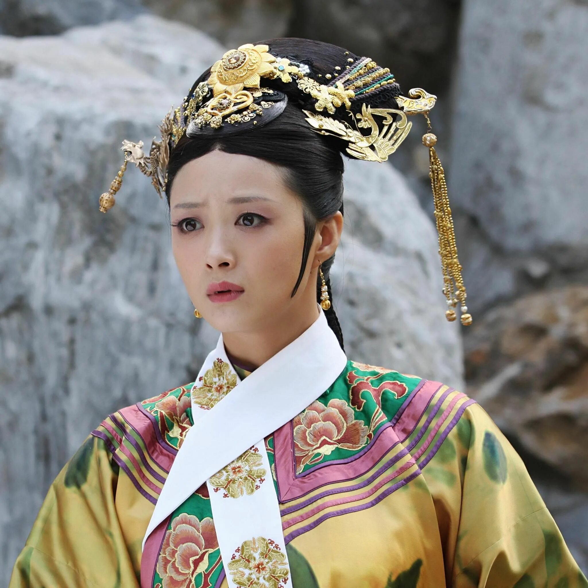 Китайские принцессы. Принцесса Китая. Китайская принцесса бабочка на голове. Легенда о Чжэнь Хуань.