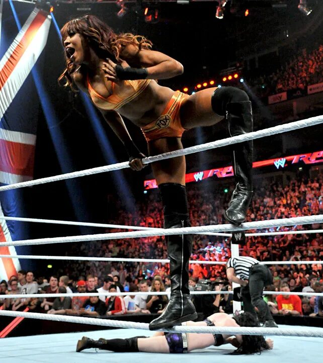 Картинка в формате raw. Wwe lita vs. Paige killer фото. Raw формат изображения. Raw lightroom.