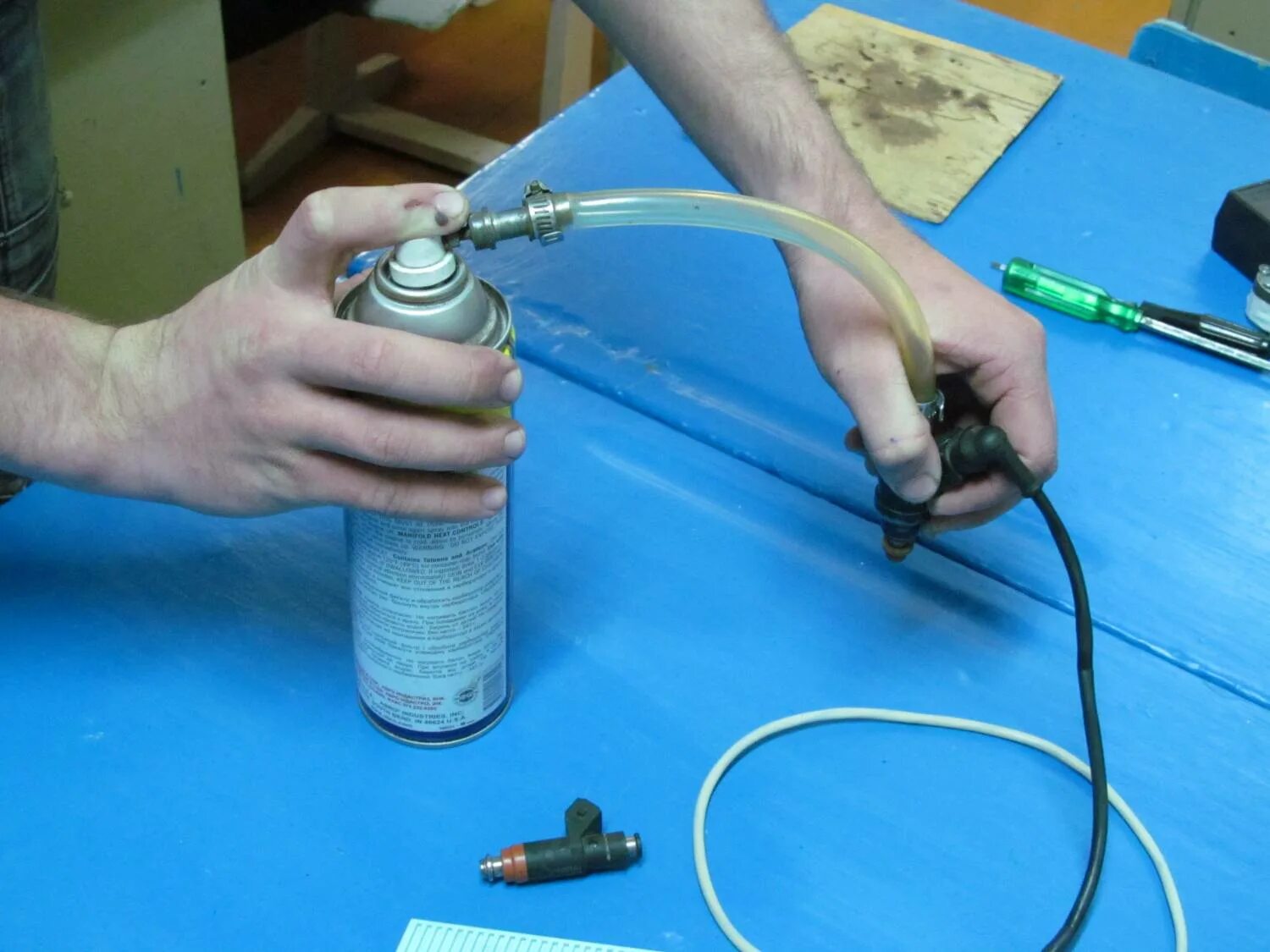 Чистка форсунок 2ct. Промывать ли инжектор. Промывка форсунок 8 клапанный ларгус. Промывка форсунок своими руками. Промывать ли инжектор.