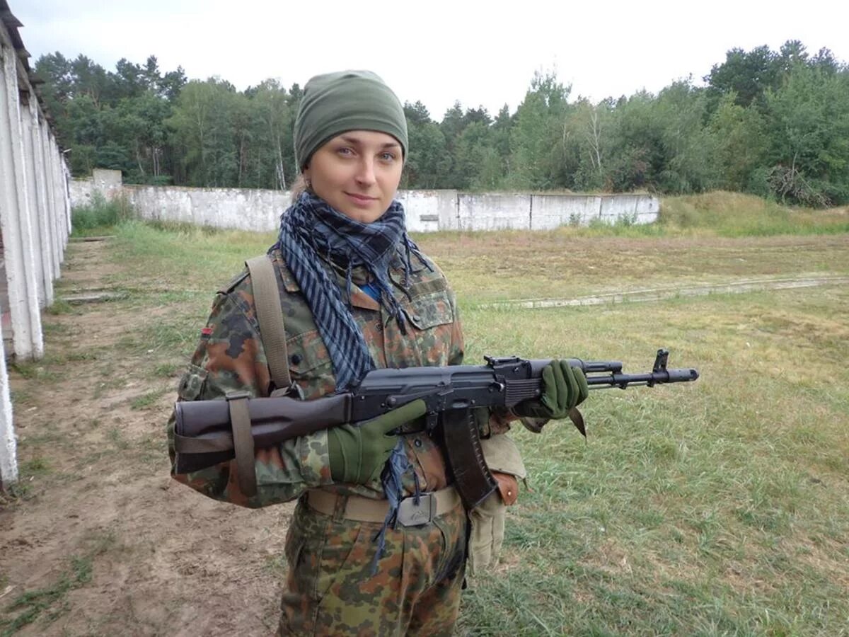 Екатерина катина журналист. Кристина мельникова военкор. Поехать на донбасс женщине. Батальон донбасс. Поехать на донбасс женщине.