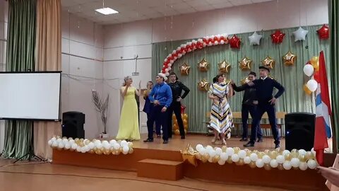 Танец учителей на выпускном