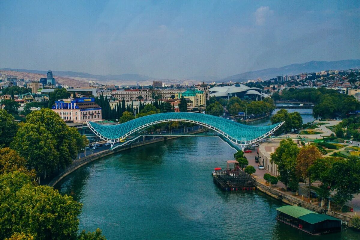 Мост мира тбилиси фото YugNash.ru