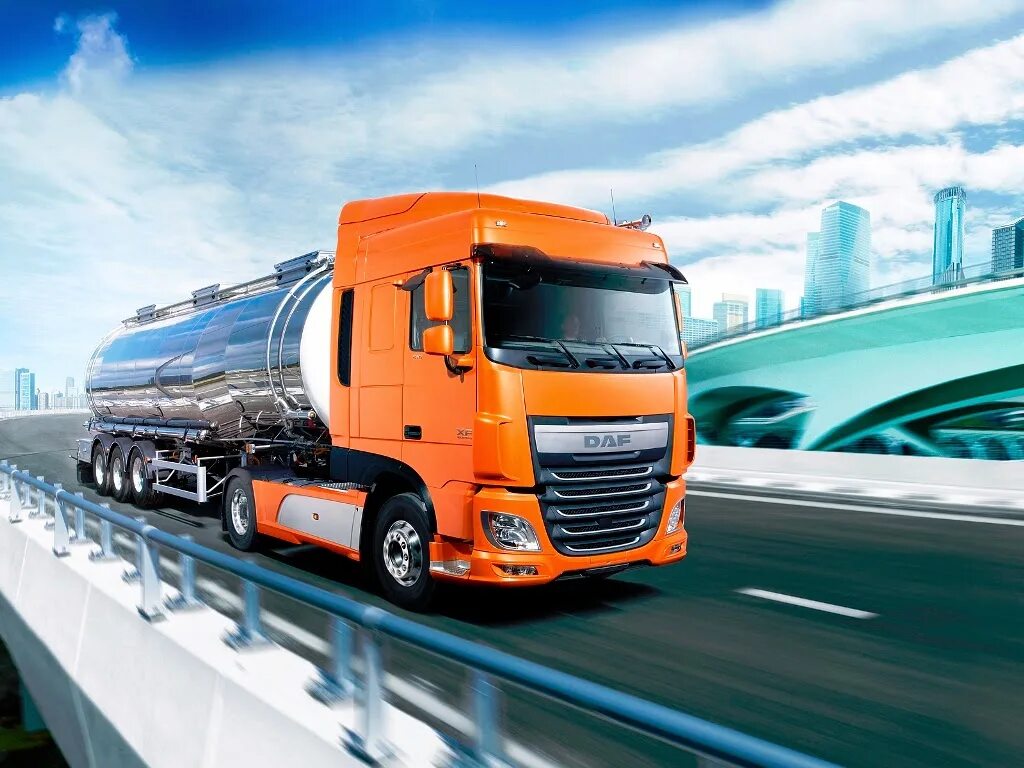 Собственный транспорт. Собственный транспорт. Собственный автопарк грузовых автомобилей. Много грузовиков. Машина для перевозки.