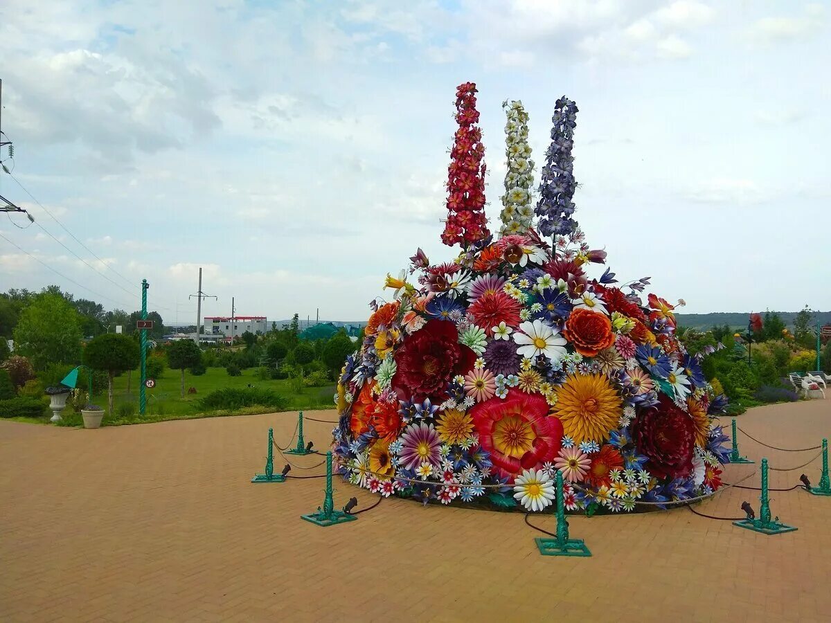 Железноводск парк зеленый квартал. Парк зелёный квартал иноземцево. Железноводск парк зеленый квартал. Парк иноземцево пятигорск. Парк зелёный квартал иноземцево.