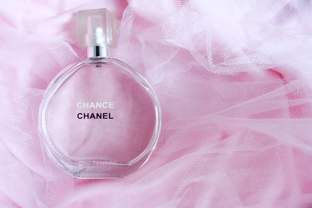 Шанель розовые цена. Шанель шанс Eau tendre. Парфюм Chanel chance (Шанель шанс). Шанель шанс розовый. Chanel chance Eau tender (l) EDP 100ml.