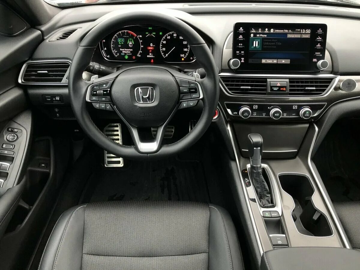 Аккорды 2025 года. Honda accord 10. honda accord 2025 салон. honda accord 10 поколения. honda accord 2025 интерьер.