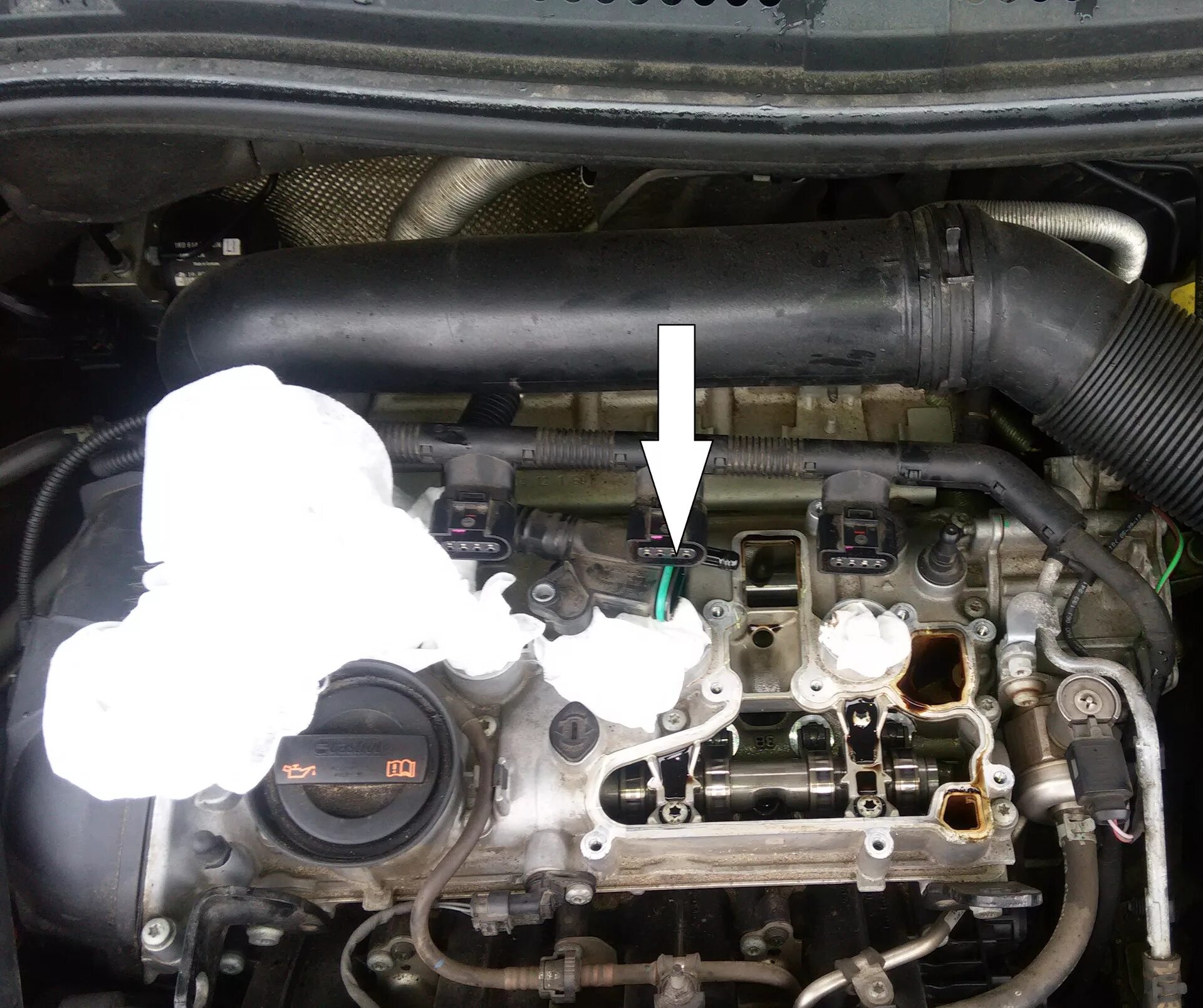 Подсос воздуха 1. 2 tsi двигатель. Подсос воздуха 1. 8 tsi cdab. Стартер 1.