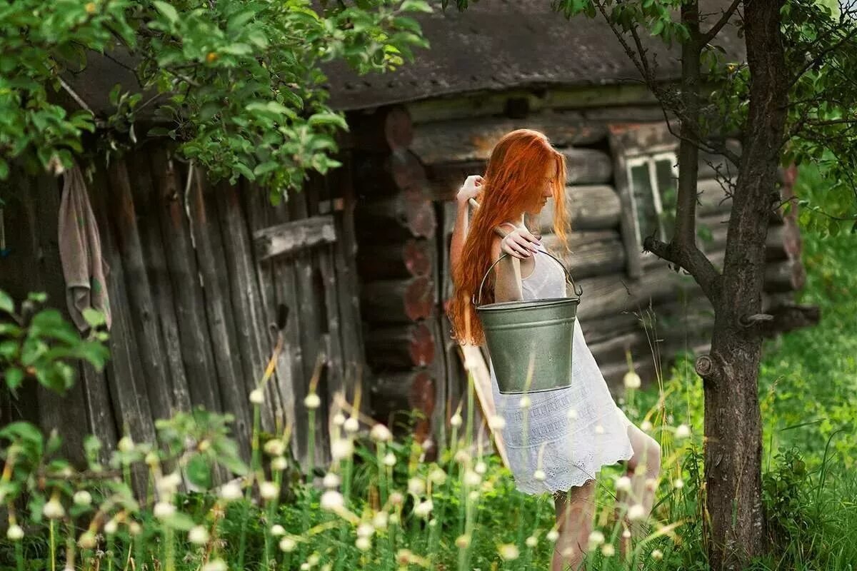 Мама юля села утром. Девочка в деревне. Фотосессия в деревне. Девушки в деревне. Фотосессия девушки в деревне.