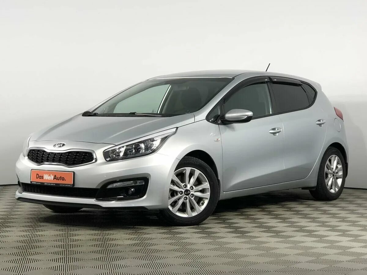 Сид отзывы владельцев. Kia Ceed 2021 хэтчбек. Кия СИД 2019 хэтчбек. Киа СИД 2019 хэтчбек белая. Kia Ceed 2018 хэтчбек.