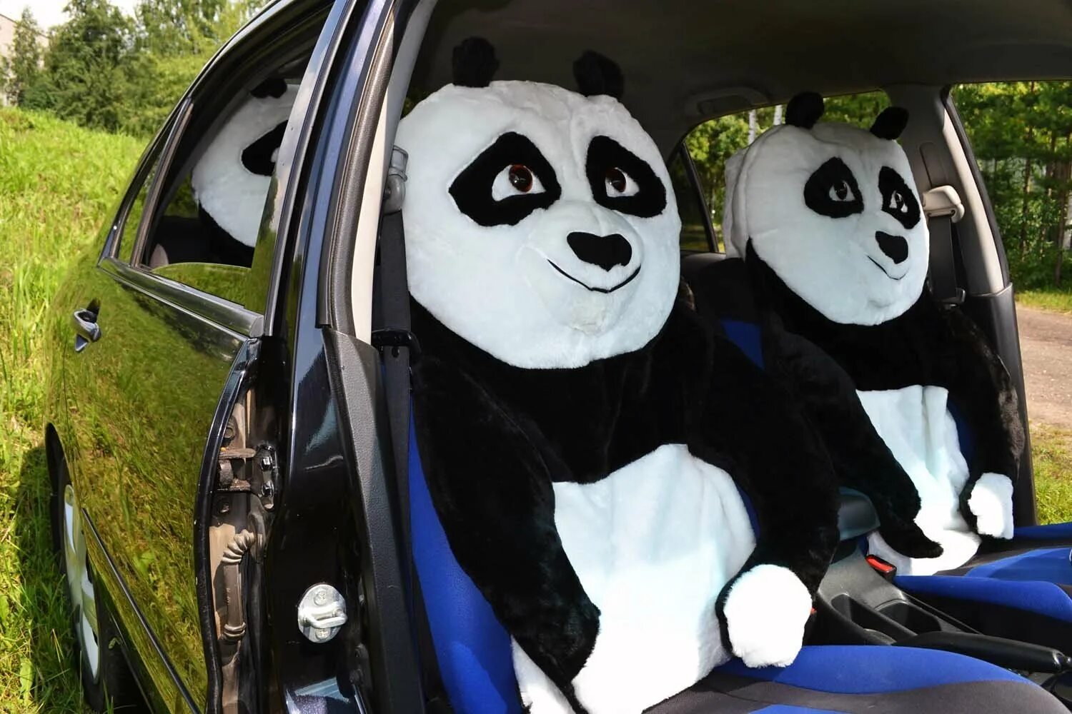 Что вокруг панда собирает в круг ремикс. Чехлы на авто Панда. Чехлы для автомобиля панды. Панда на сиденье в машину. Накидка на сиденье автомобиля в виде панды.