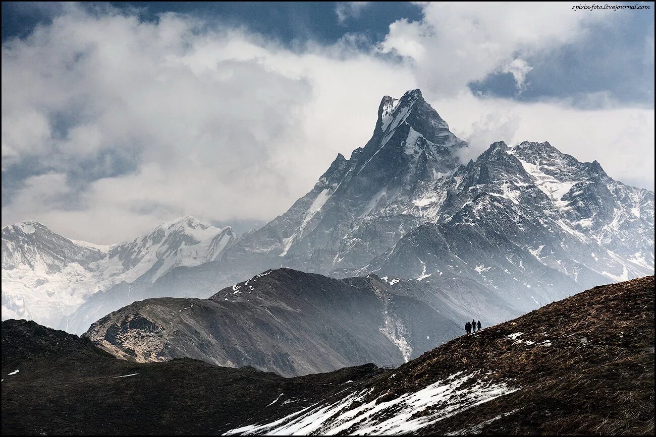 Higher mountains. Гималаи Аннапурна i. Аннапурна гора. Аннапурна горный массив. Хребет горы Аннапурна.