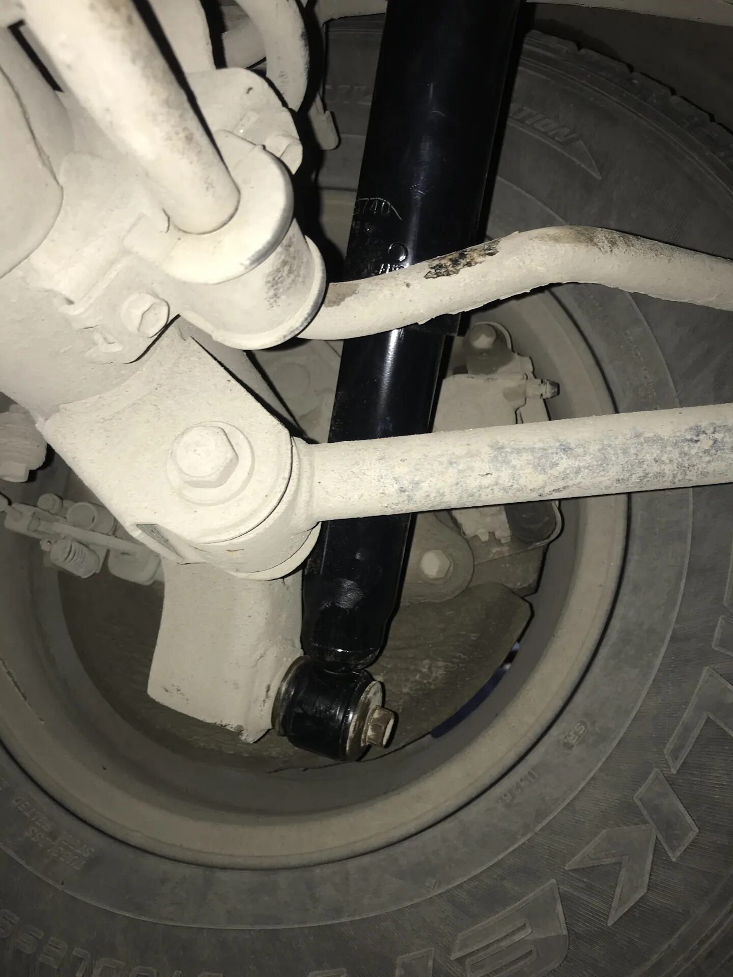 Шток стойки амортизатора тойота рав 4. Замена амортизатора тойота рав 4. Задние амортизаторы тойота рав 4. Замена амортизатора тойота рав 4. Задний амортизатор от тойота рав 4.