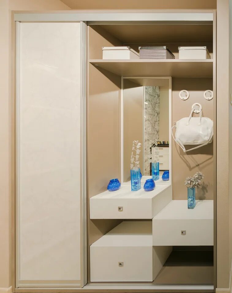 Мистер дорс прихожие. Прихожая выставочный образец. Шкаф массив белый. Прихожая б5. Прихожая джейн 1, белая.