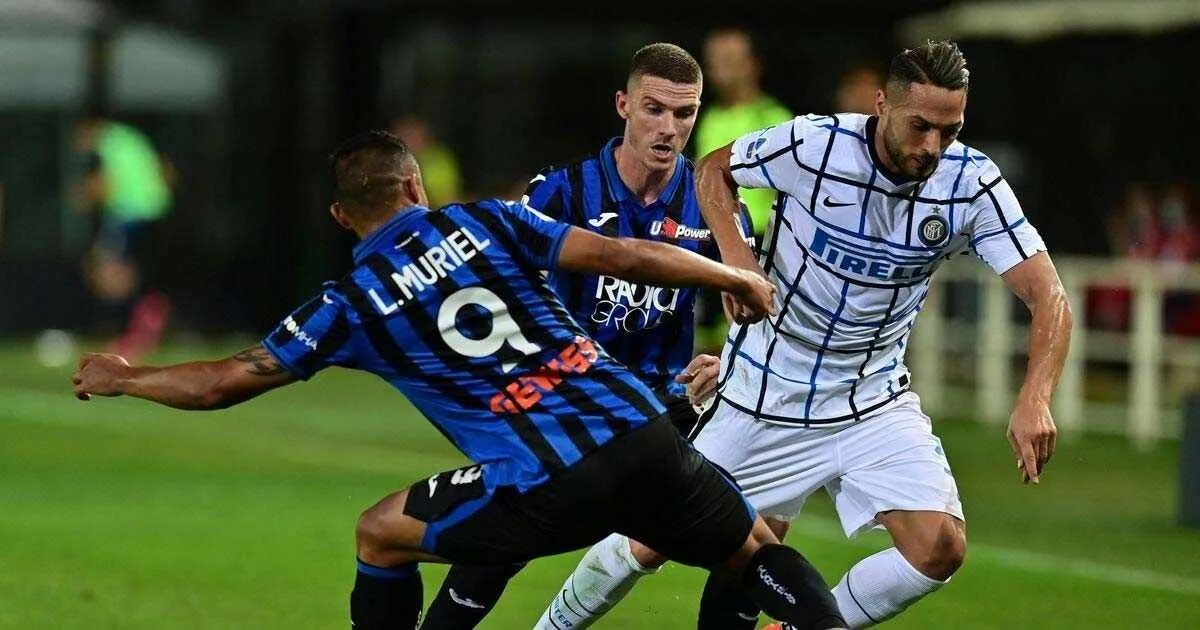 Фк аталанта. Fc atalanta 2013. Аталанта кубок европы. Fc atalanta 2015. Итальянская футбольная команда аталанта.