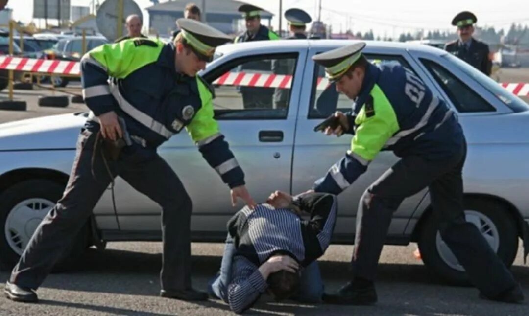 Машина "полиция". Полиция машина драки. Полиция гонится за преступниками. Погоня полиции. Полиция ругается.