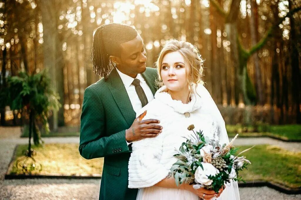 Интернациональные браки. Свадьба иностранцев. Свадьба с иностранцем. Свадьба негров. Межнациональные браки.