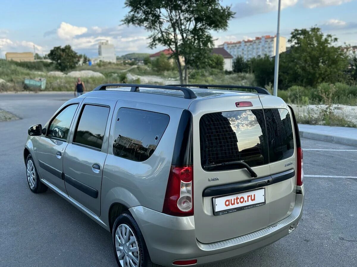 Ларгус 7 местный авито. Фото ларгус авито. Ларгус 7 местный авито. Белая тонировка на largus cross с белым цветом. Largus 7-ми местный.