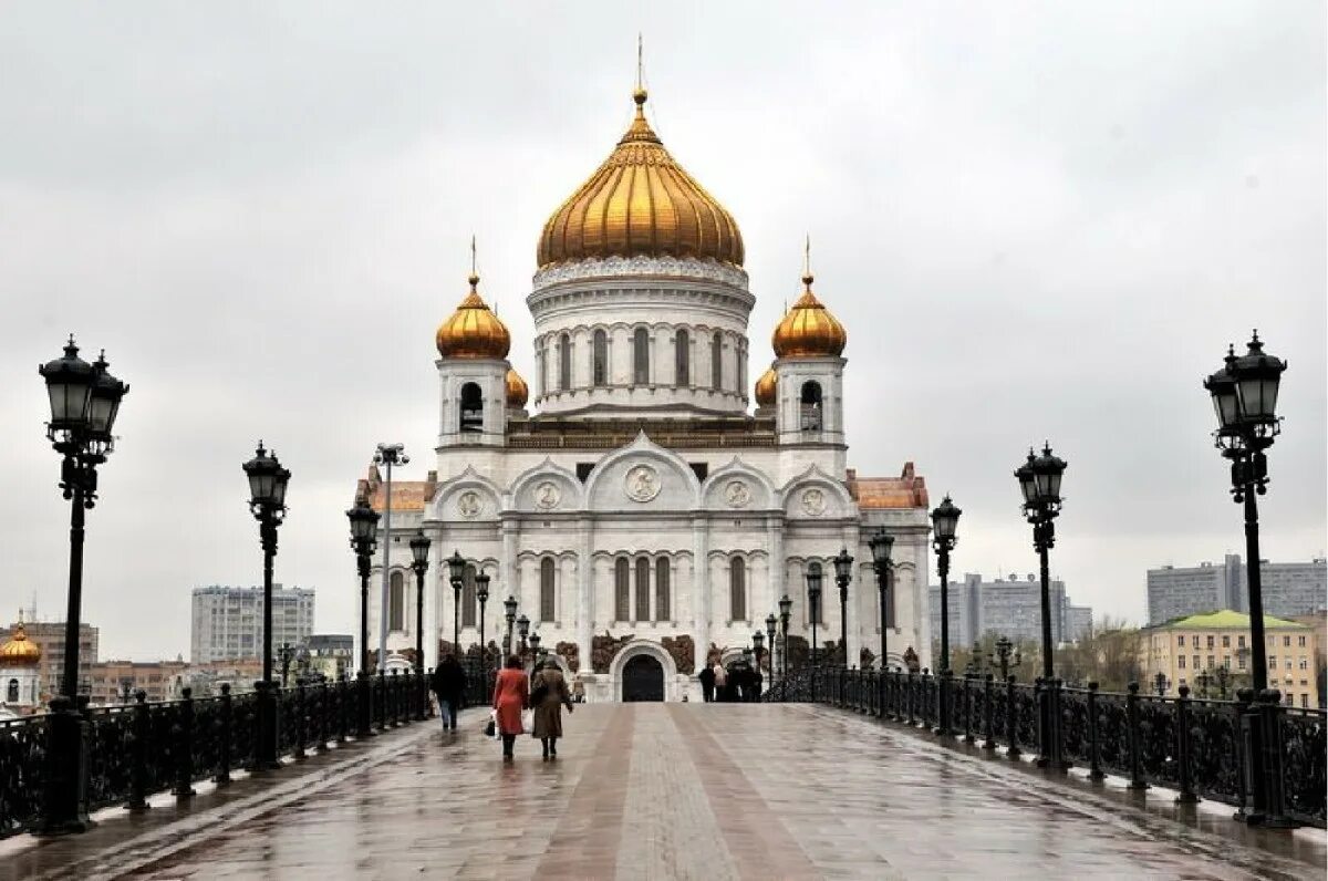 Храм. Храм Христа Спасителя на Кропоткинской в Москве. Кафедральный Соборный храм Рождества Христова в Москве. Западные ворота храма Христа Спасителя. Храм Христа Спасителя:стиль постройки ..