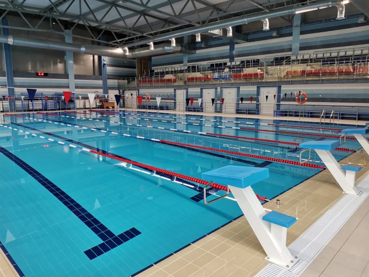 жемчужина бассейн город мегион. 9 школа мегион бассейн. улица губкина мегион. львовская 4а мегион. жемчужина мегион.