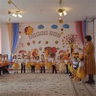 Утренник золотая осень в средней группе сценарий