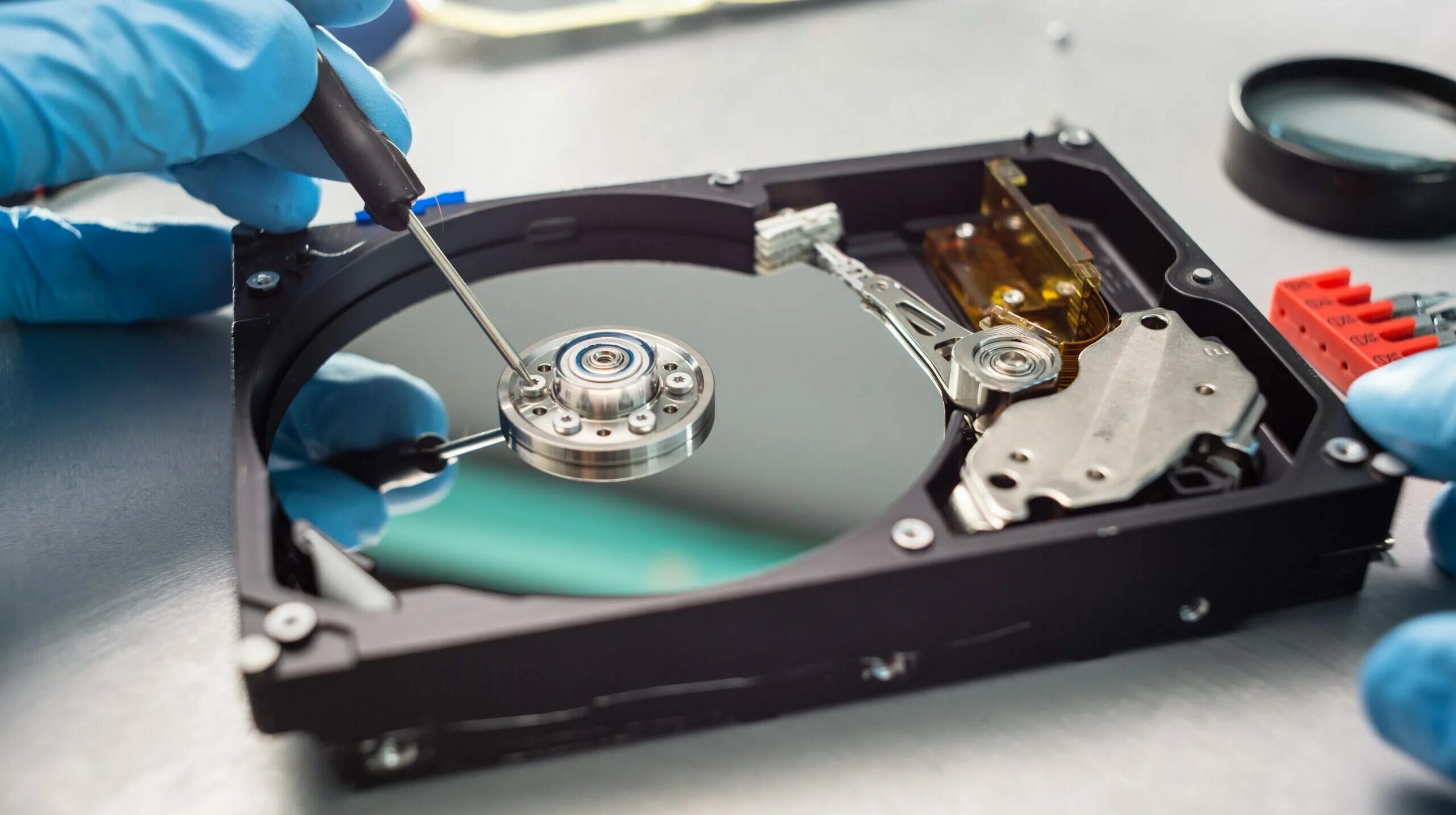 Разобьется ли. Ремонт выносных жестких дисков. Ремонт внешних жестких дисков. Как починить жесткий диск. Может ли сломаться внешний HDD.