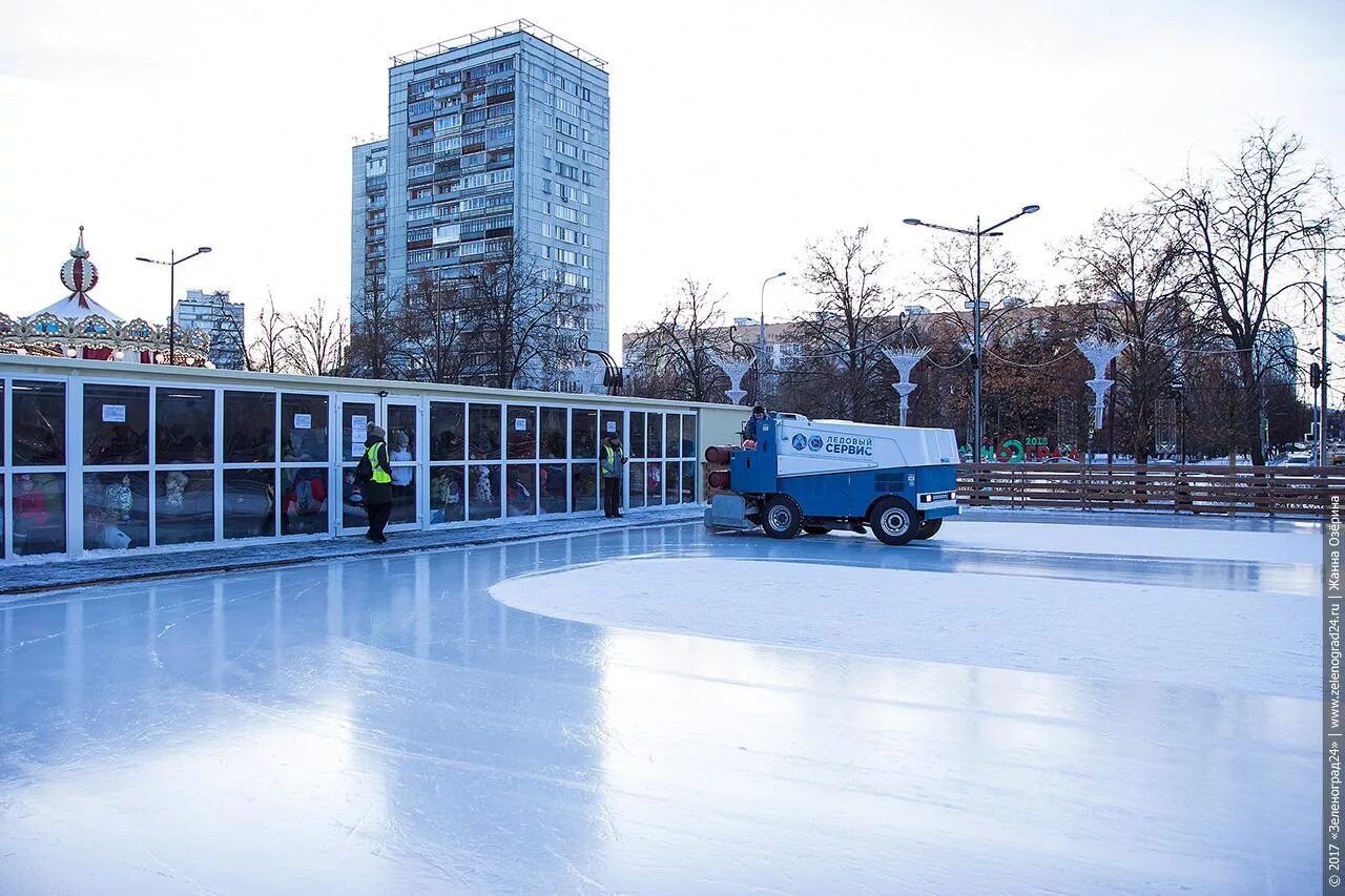 Каток на юности зеленоград. Каток Зеленоград площадь. Парк юности Зеленоград. Площадь юности Зеленоград. Площадь юности Зеленоград зима.