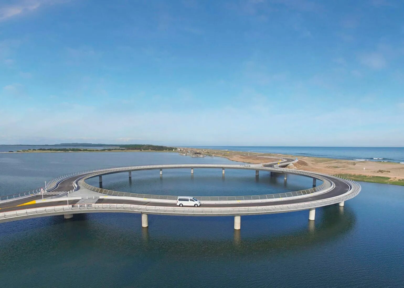 Bridge round