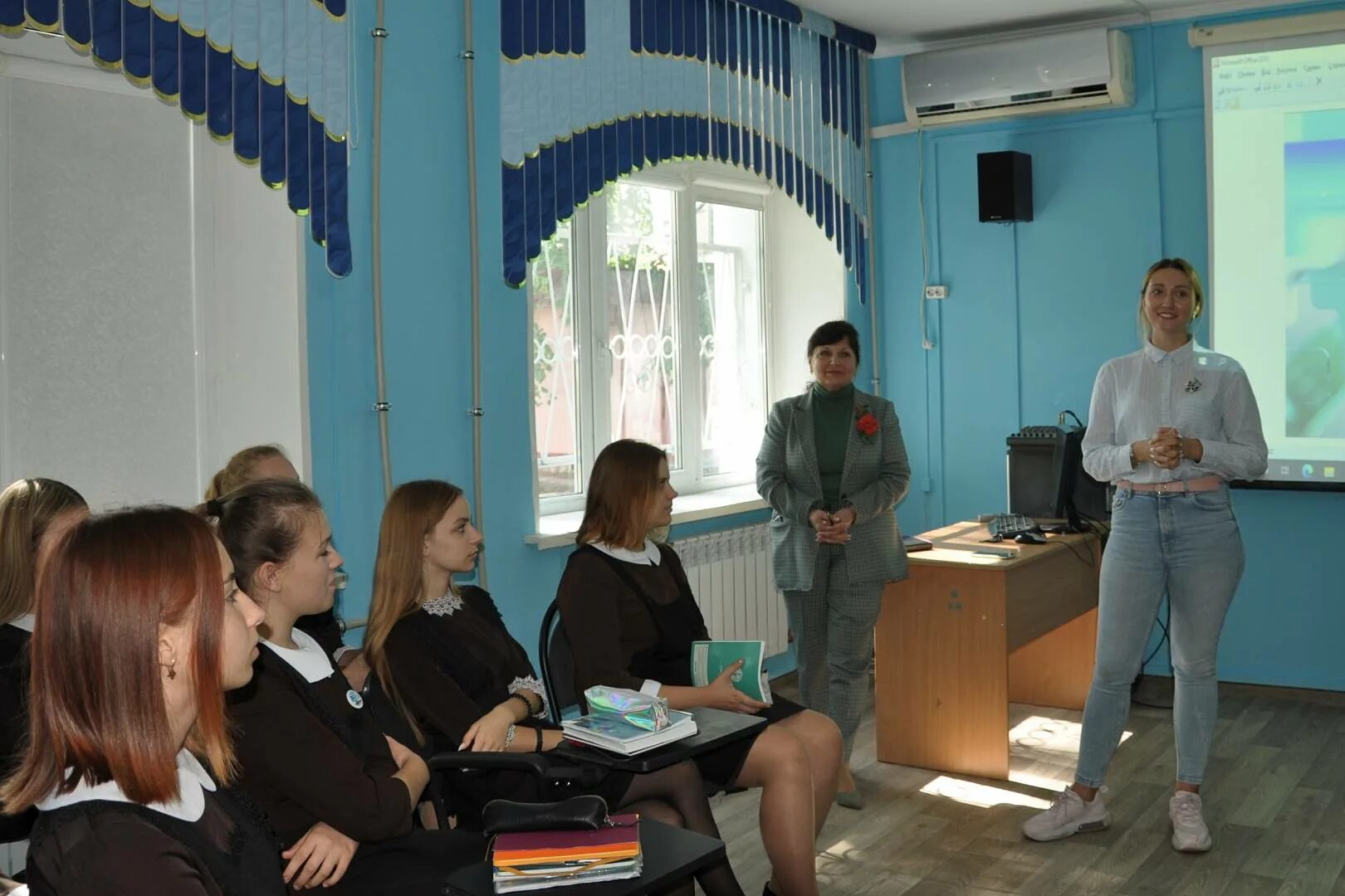 Белгородский инженерный лицей. Белгородский инженерный лицей. 25 лицей белгород. Апанасенко 51а белгород. 25 лицей белгород.