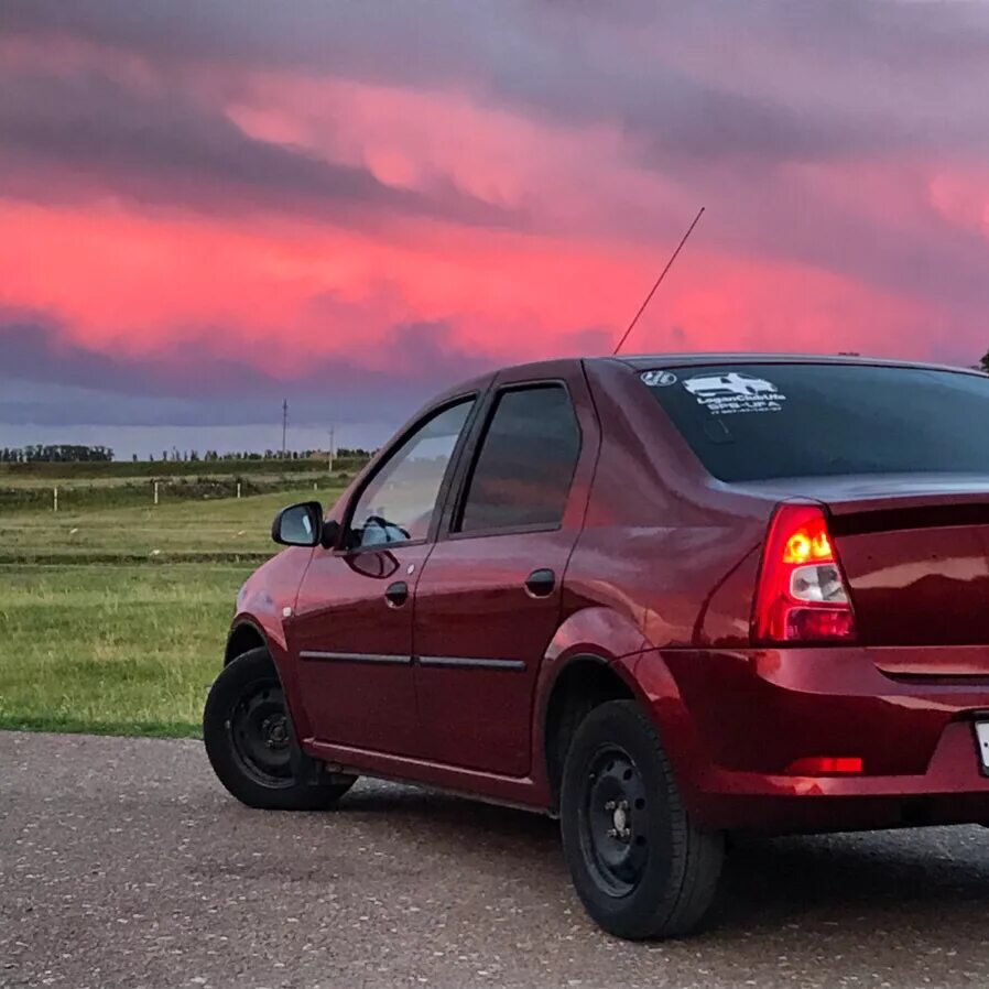 Автомобиль рено логан 1 поколение. Renault Logan 1. Логан Renault Logan. Рено Логан 1 поколение. Рено Логан 1.8.