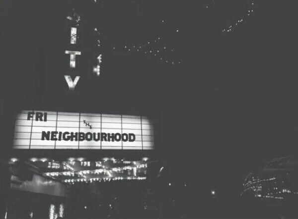 Группа the neighbourhood обложки. The neighbourhood домик. The neighbourhood минус. Группа the neighbourhood альбомы. The neighbourhood минус.