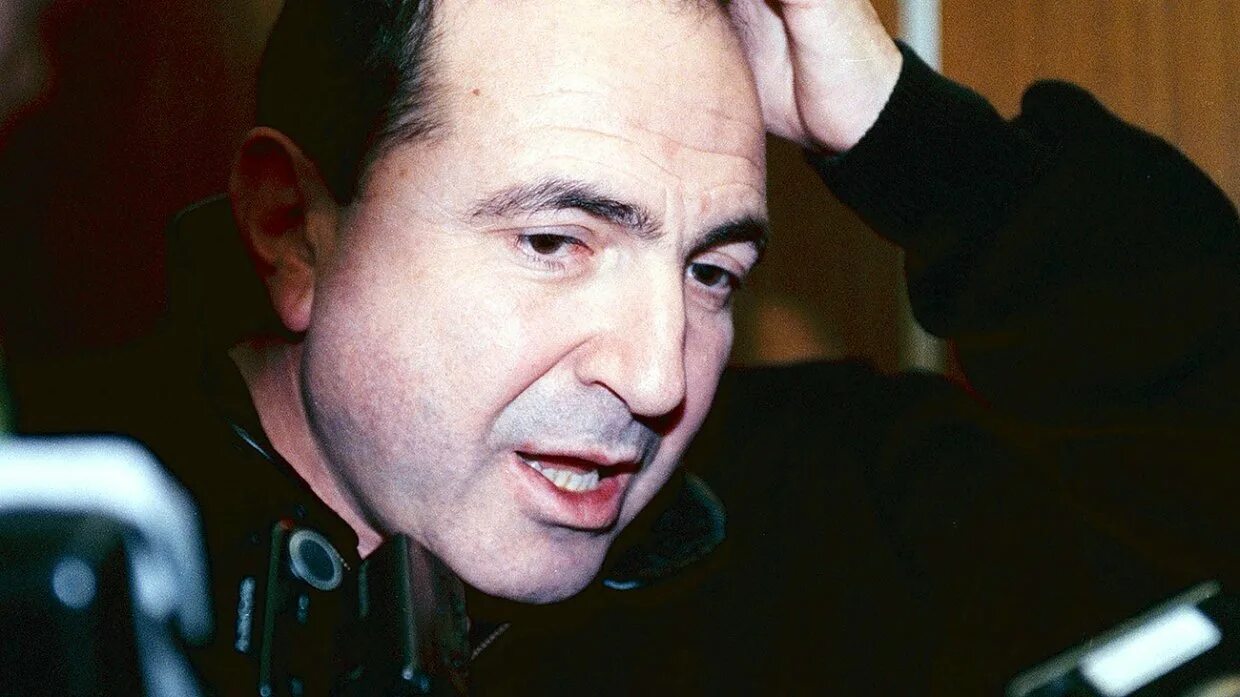 Борис березовский в молодости. Березовский борис абрамович. Борис березовский в 1995. Березовский борис абрамович 90-е. Борис березовский.