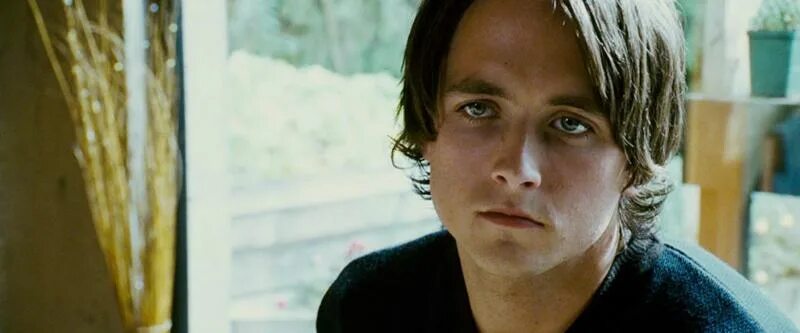 Патрик суэйзи привидение 1990. Фильм психушка призраки. Невидимый фильм 2007 энни. Мужчина стал призраком. Винсент скьявелли привидение.