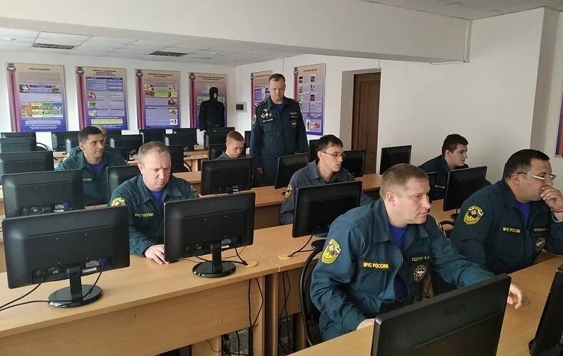 Работа обучение тула. Учебный пункт мчс. первоначальная подготовка пожарных. обучение сотрудников мчс. учеба пожарных.
