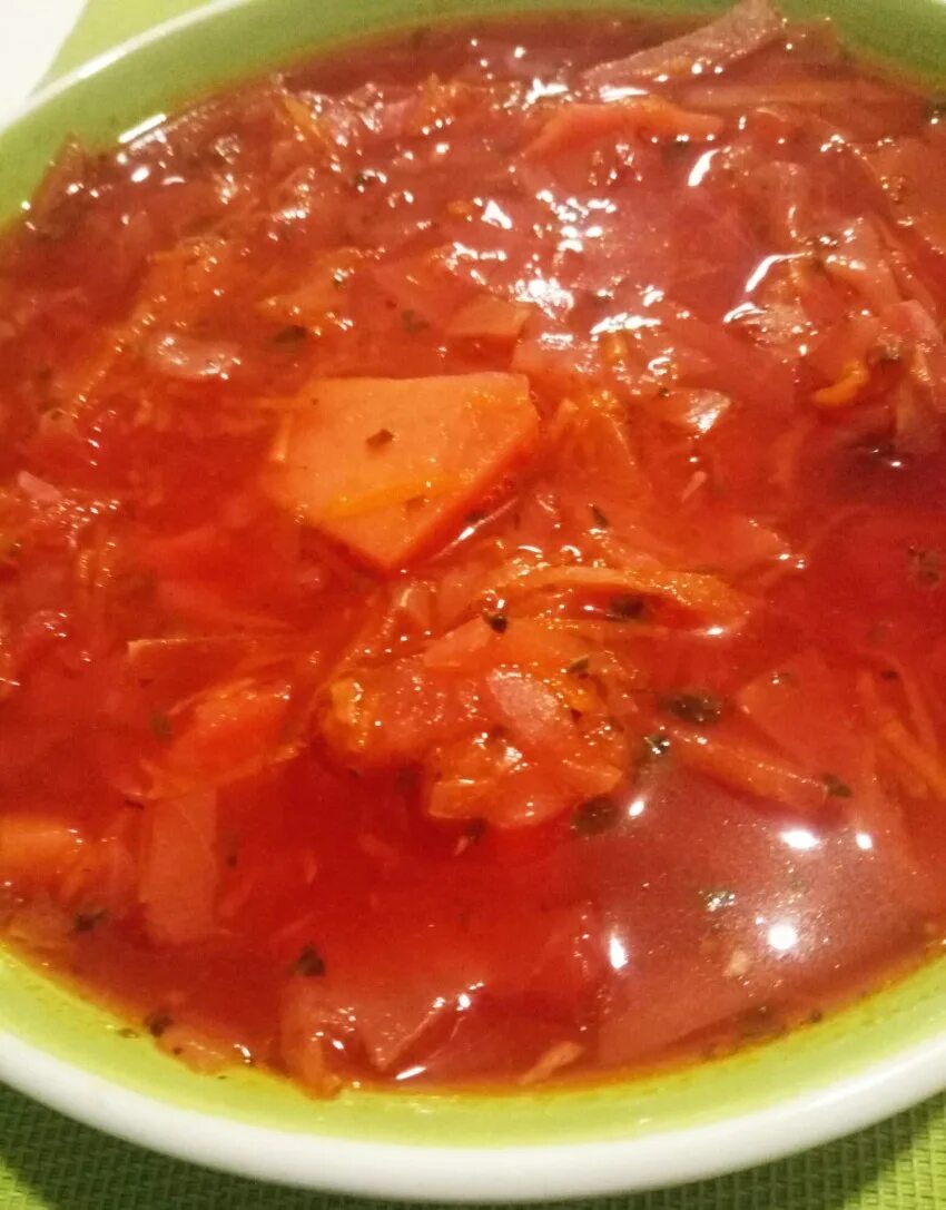 Борщ с квашеной капустой. Борщ без свеклы. Борщ с томатной пастой. Борщ красный со свеклой. Как сделать борщ без томатной пасты.