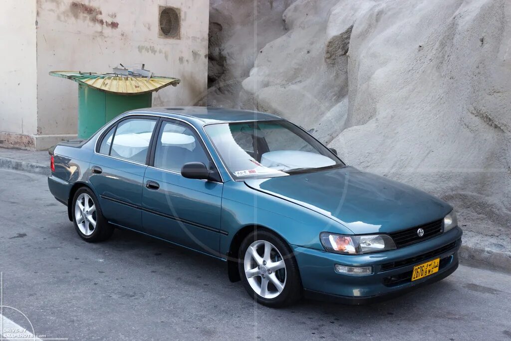 Спринтер е100. Тойота королла 100. toyota corolla e100. тойота королла 100 хэтчбек. тойота королла е100 седан.