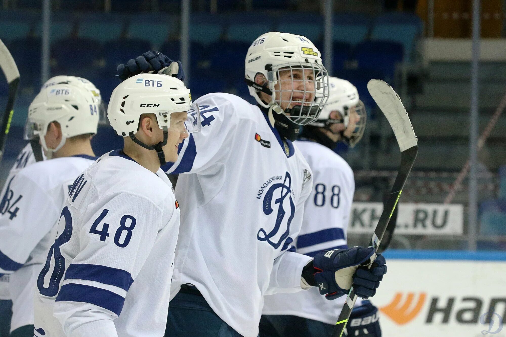 03. пермский молот хоккейная команда. хоккеисты хк цска. хоккей сибирь. хоккей живопись.