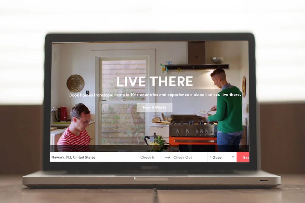 We lived there 5. Airbnb реклама. Airbnb ad. There Lived. Fly there Live there Airbnb.