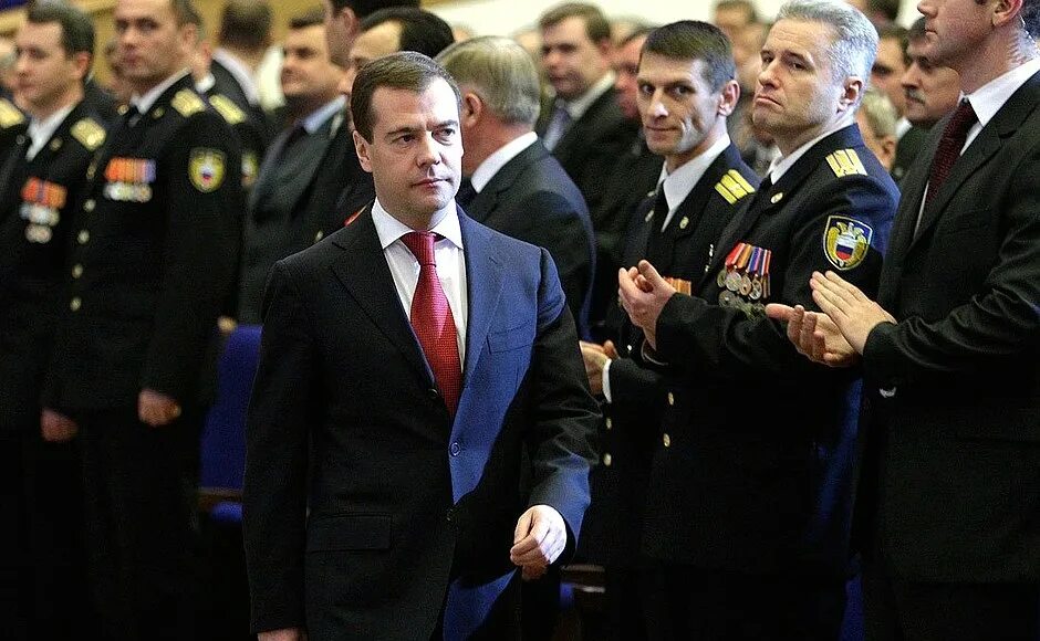 Управление безопасности президента. ФСО при Президенте РФ. Медведев ФСО. Служба безопасности президента.