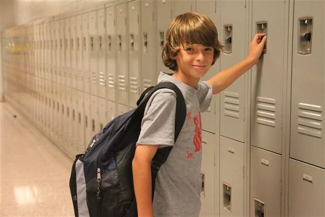Включи schoolboy. Rosencreuzian schoolboy. Образ американского школьника. Включи schoolboy. Мальчик в школьной форме с рюкзаком модель.
