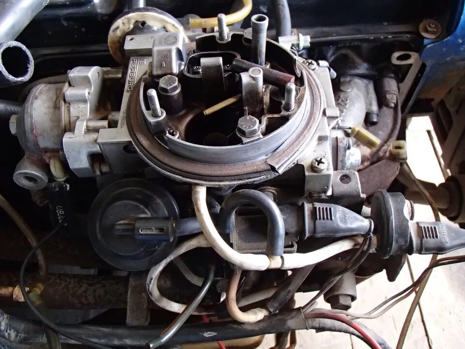 Пассат 1.8 карбюратор. Карбюратор pierburg 2e. гольф 2 карбюратор пирбург. vw jetta 2 1.8 карбюратор.