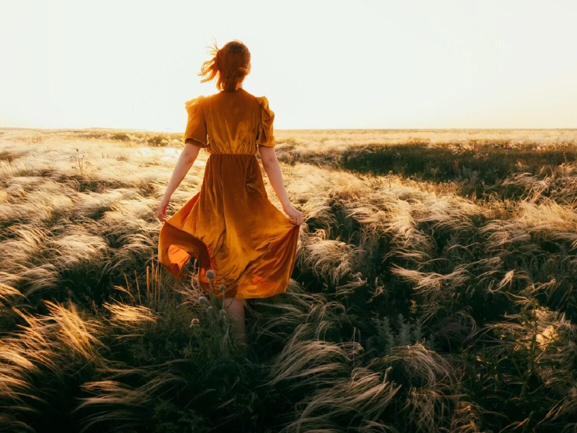 Фотосессия в поле. Фотосессия на природе. Фотосессия в лугах. Девушка в степи. Фотосессия в поле.