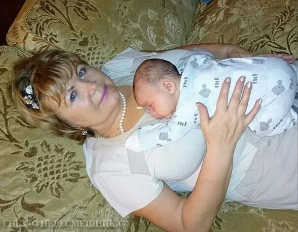 Племянник пьяную спящую тетю. Мама алексея адеева. тётя забеременела от племянника. фотосессия с племянниками. племянник и племянница.