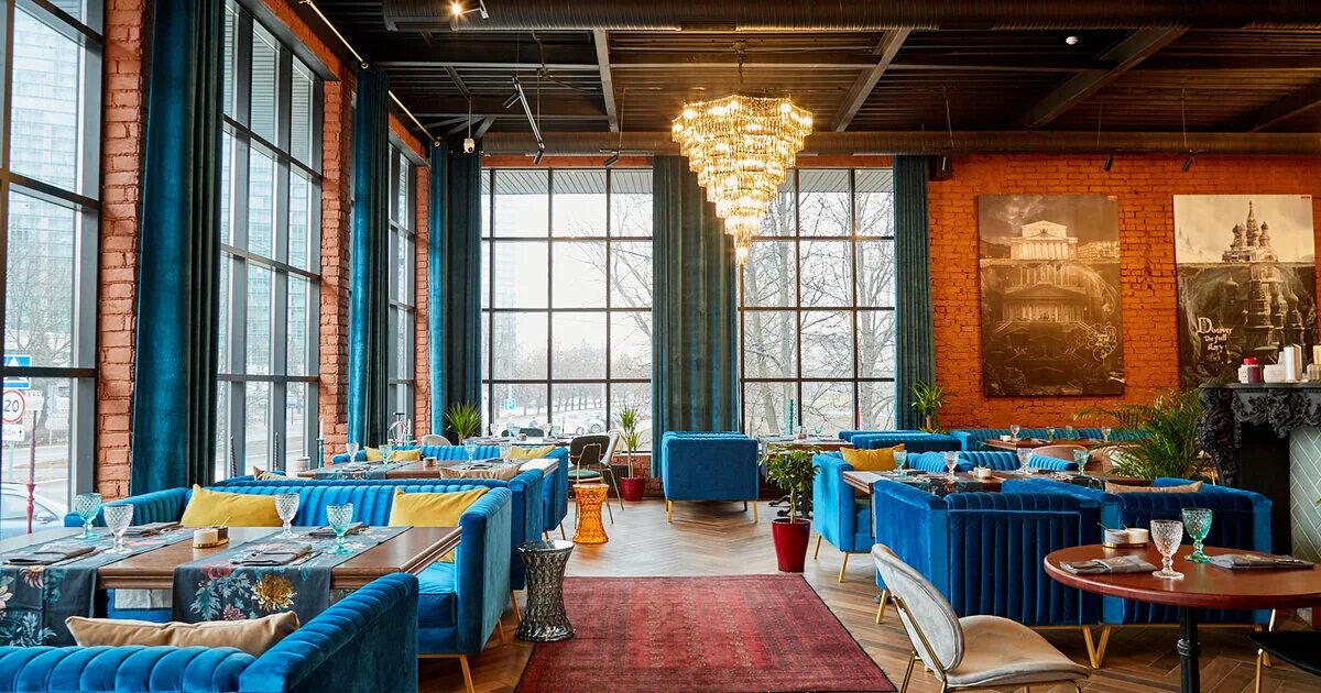 Ресторан мансарда москва ул лавочкина. Планировка мансарды. Ресторан mansard речной вокзал. Светлая мансарда. Необычные квартиры.