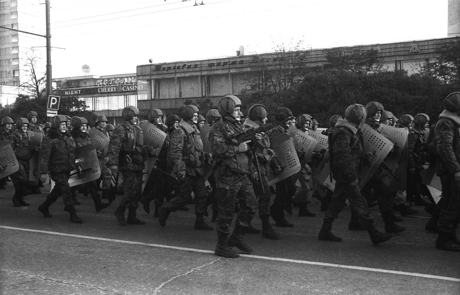 1993 век. Спецназ путч 1993. Путч 1993 ОМОН. ОМОН 1991 путч.